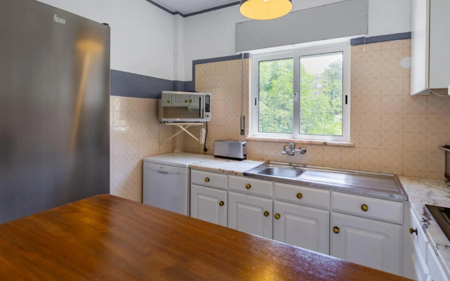 Charming Beachside Apartment w/ Pool by LovelyStay