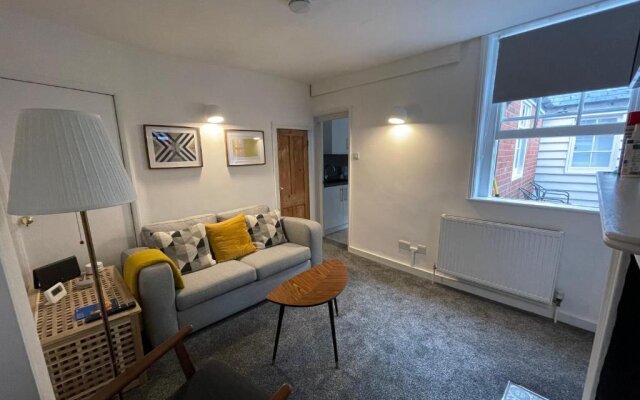 Canterbury 2 bed Holiday Home Sleeps 6 City Centre FREE Parking
