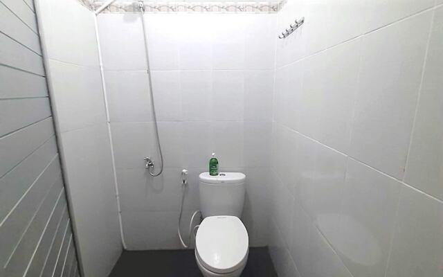 Safe House Bed and Breakfast - Hostel - Adults Ony