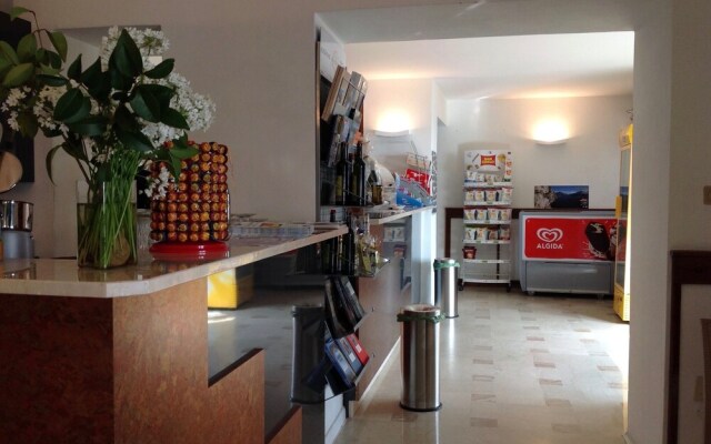 Hotel e Appartamenti al Prà de la Fam