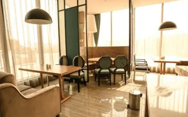 Zhongzhou Elegant Hotel（Luoyang Tianxiang Peony Garden Airport Branch）