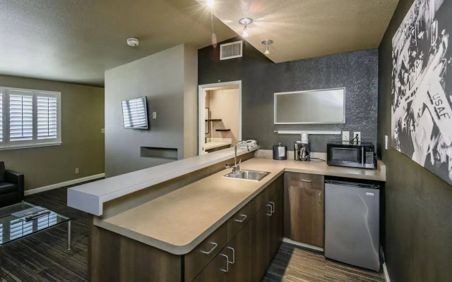 Lions Gate Hotel