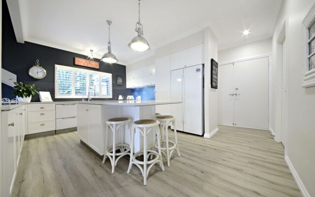 Crusoe's Beach House Ocean Views