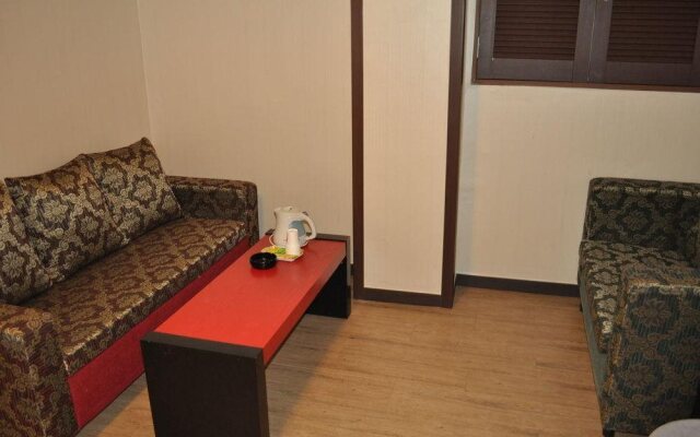 Goodstay Jeonju Wooshin Hotel