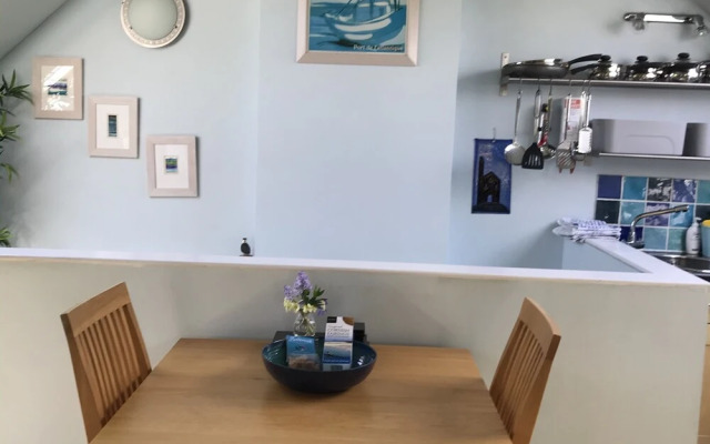 Immaculate 1-bed Apartment Cornwall With hot tub