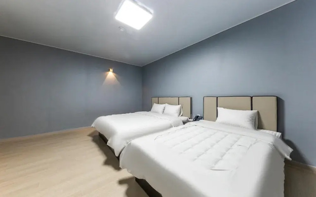 Yeosu Rivera Hotel
