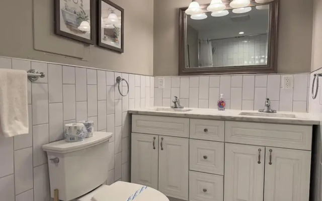Downtown 3BD City View with Washer Dryer