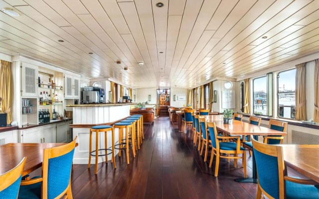 Botel Sailing Home