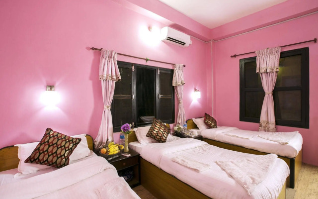 Sauraha Nana Hotel