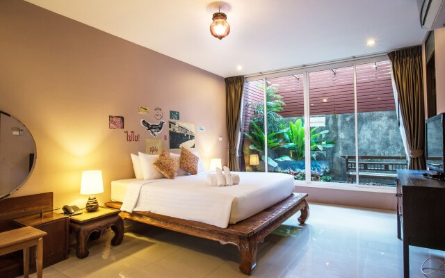 Feung Nakorn Balcony Rooms and Cafe