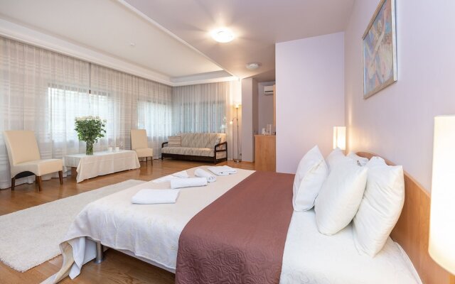 "room in Guest Room - Valensija - Large Suite Apartment"