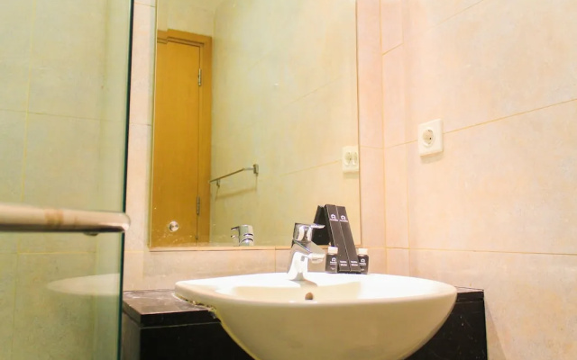 Minimalist 1Br With City View At The Mansion Kemayoran Apartment – Bathroom – Jakarta