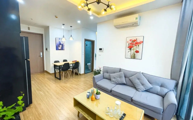 Canh Apartment in Vinhomes Green Bay