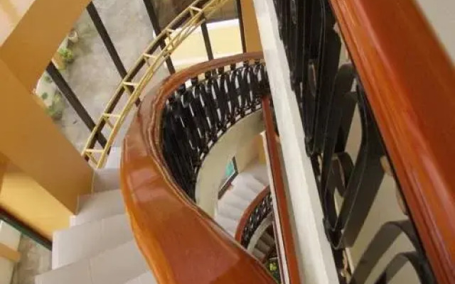 Murmar's Le Pram Hotel