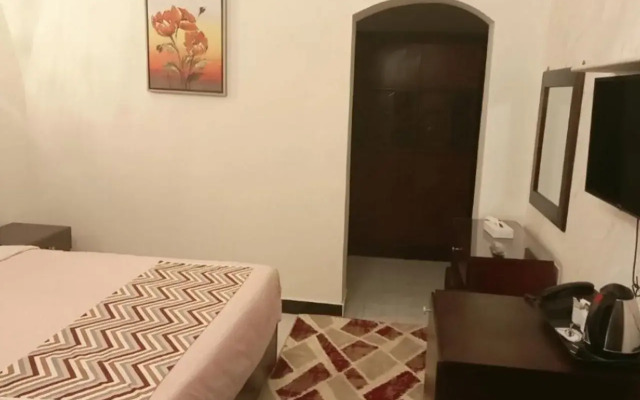 Dolphin Continental Hotel