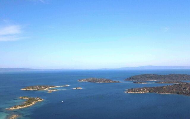 Filyra Private Beach Villa