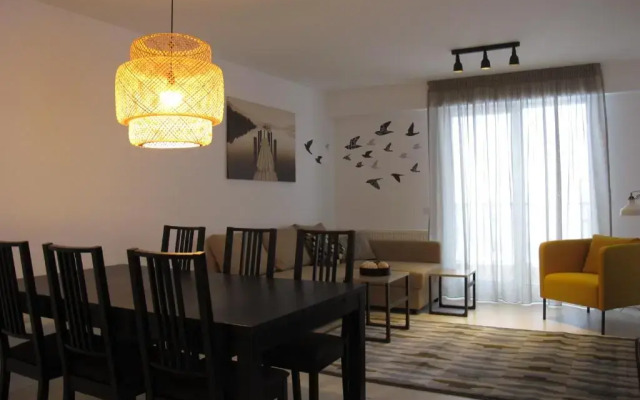 Airport Residence 2