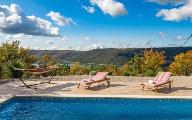 Wonderful Labin Villa With Private Pool and Sea Views