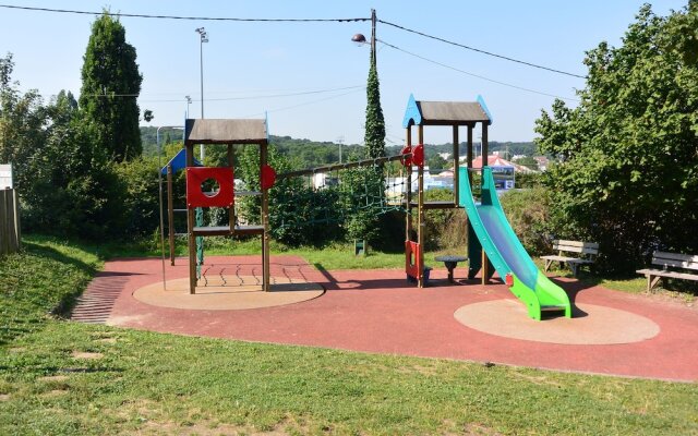 Huttopia Versailles