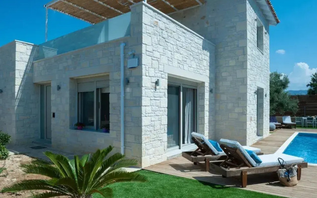 Villa Prima - With Private Heated Pool