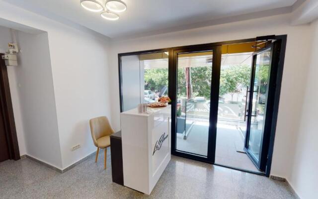 Le Blanc ApartHotel