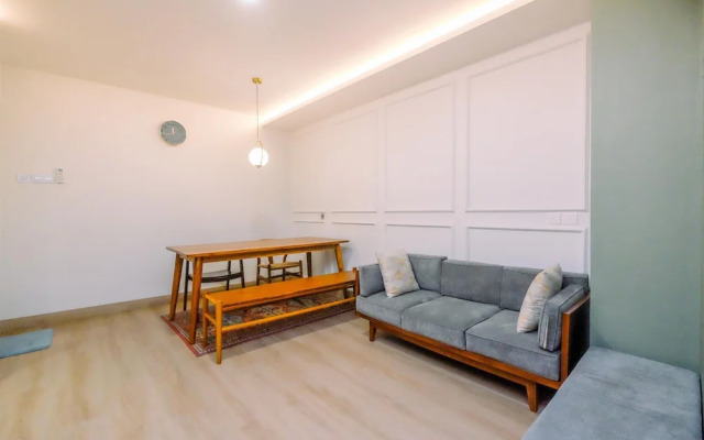Modern Look 2BR at Sentul Tower Apartment