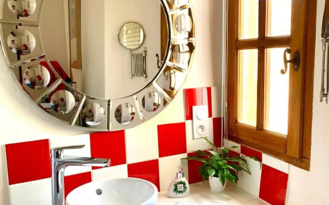 le 1835, studio rouge-Corail