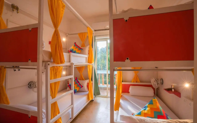 goSTOPS Goa Vagator - Rooms & Dorms