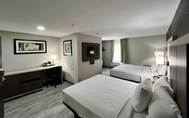 Quality Inn & Suites at Airport Blvd I-65