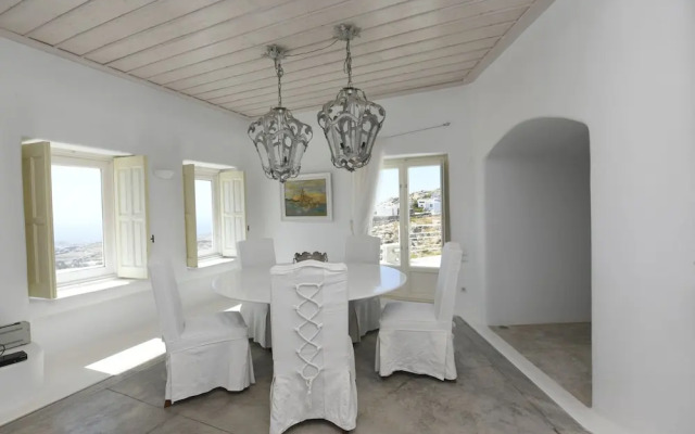 Mykonos Teatro Suites and Villa