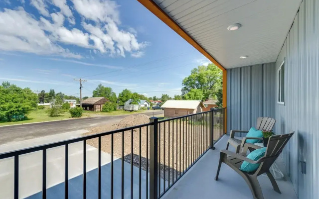 Modern Apt - 7 Mi to St. Anthony Sand Dunes!