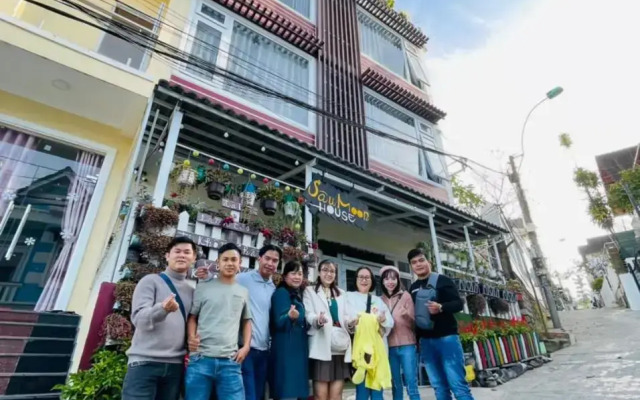 Sau Moon House