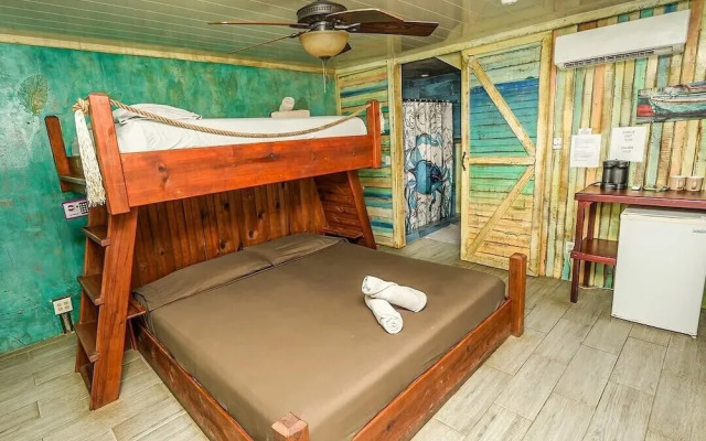 Skully's House - Hotel & Hostel