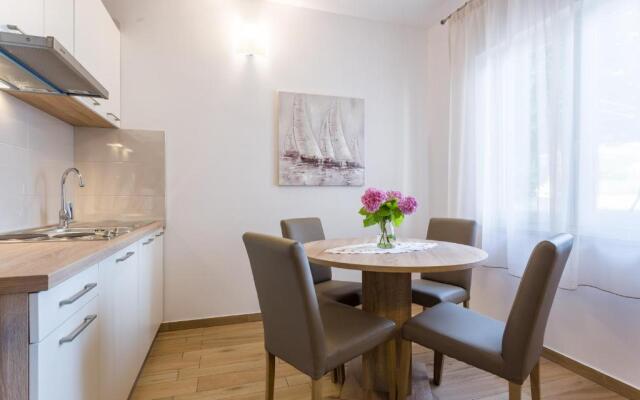 Guest house "Litus"