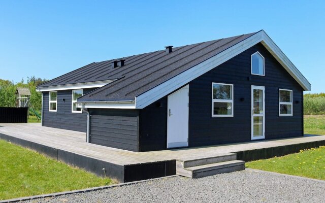 8 Person Holiday Home in Hadsund