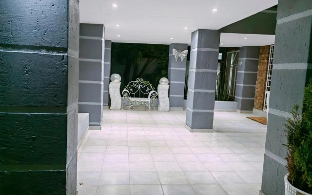 CH Airport Accommodation Room 2