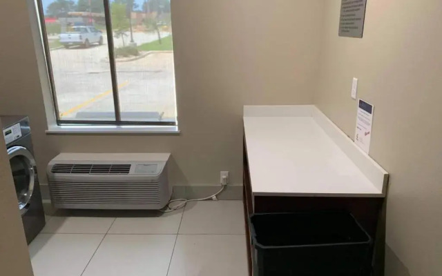 Comfort Suites West Monroe near Ike Hamilton Expo Center