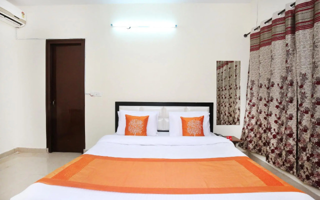 OYO 10377 Hotel Tango