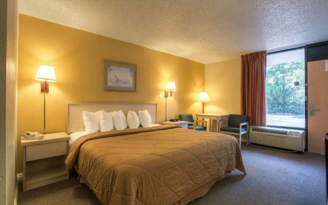 Quality Inn & Suites St Augustine Beach Area