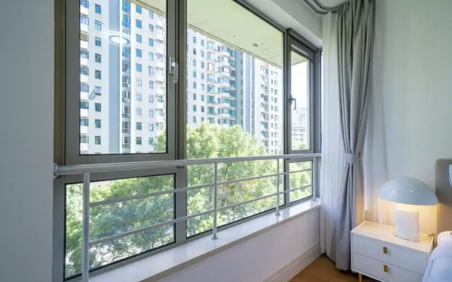 Tyms Stylish 1BR 1BA Apt Xujiahui Center