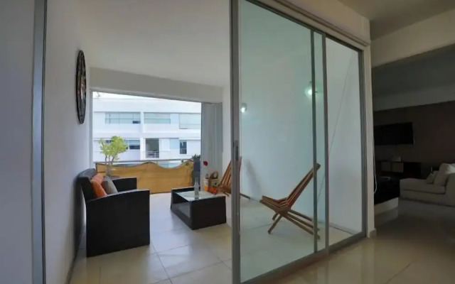 Spacious Condo with Gym & Pool Cancun