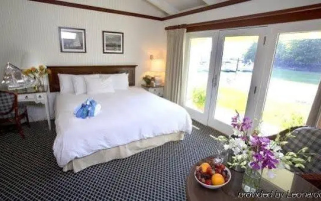 Yachtsman Hotel & Marina Club