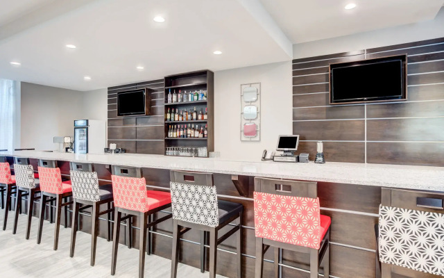 Holiday Inn Hotel & Suites Lafayette North by IHG