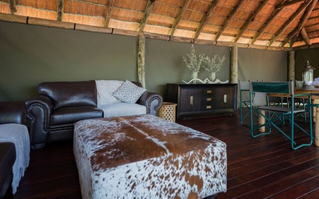 Nkwe Safari Lodge
