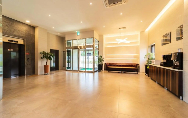 CozyCove Boutique Hotel