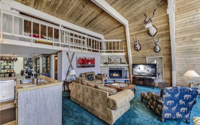 Slopeside Chalet - 6 Bedrooms Home