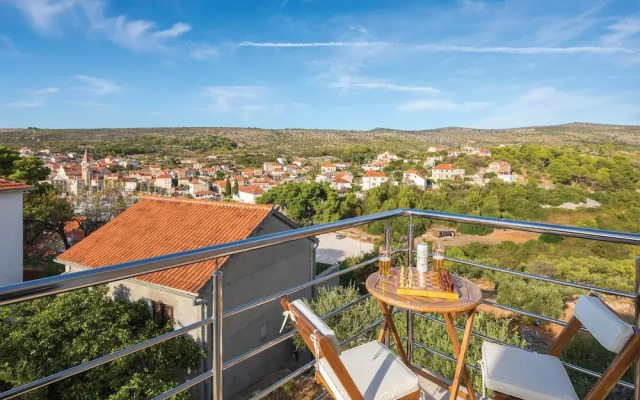 Amazing Home in Milna With 6 Bedrooms, Wifi and Outdoor Swimming Pool