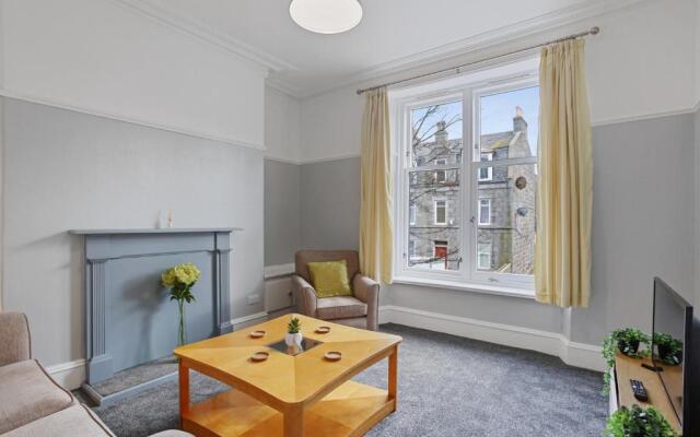 Lovely 3 bedroom apartment in Aberdeen Centre