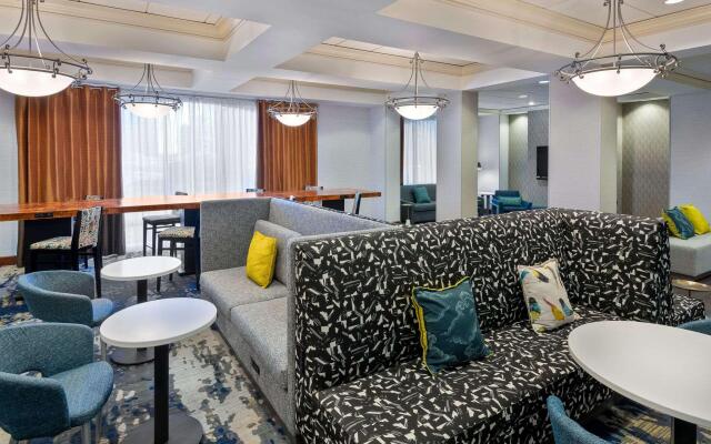 Hampton Inn & Suites Kansas City-Country Club Plaza