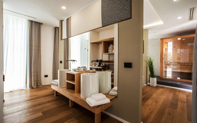 NoHa Lifestyle Hotel